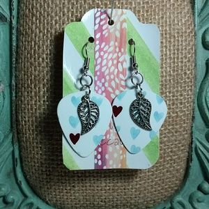 Heart Guitar Pick Earnings